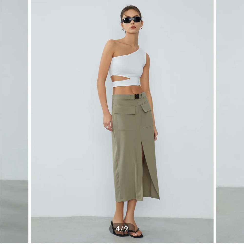 NWT Zip up belted pocket skirt SMALL